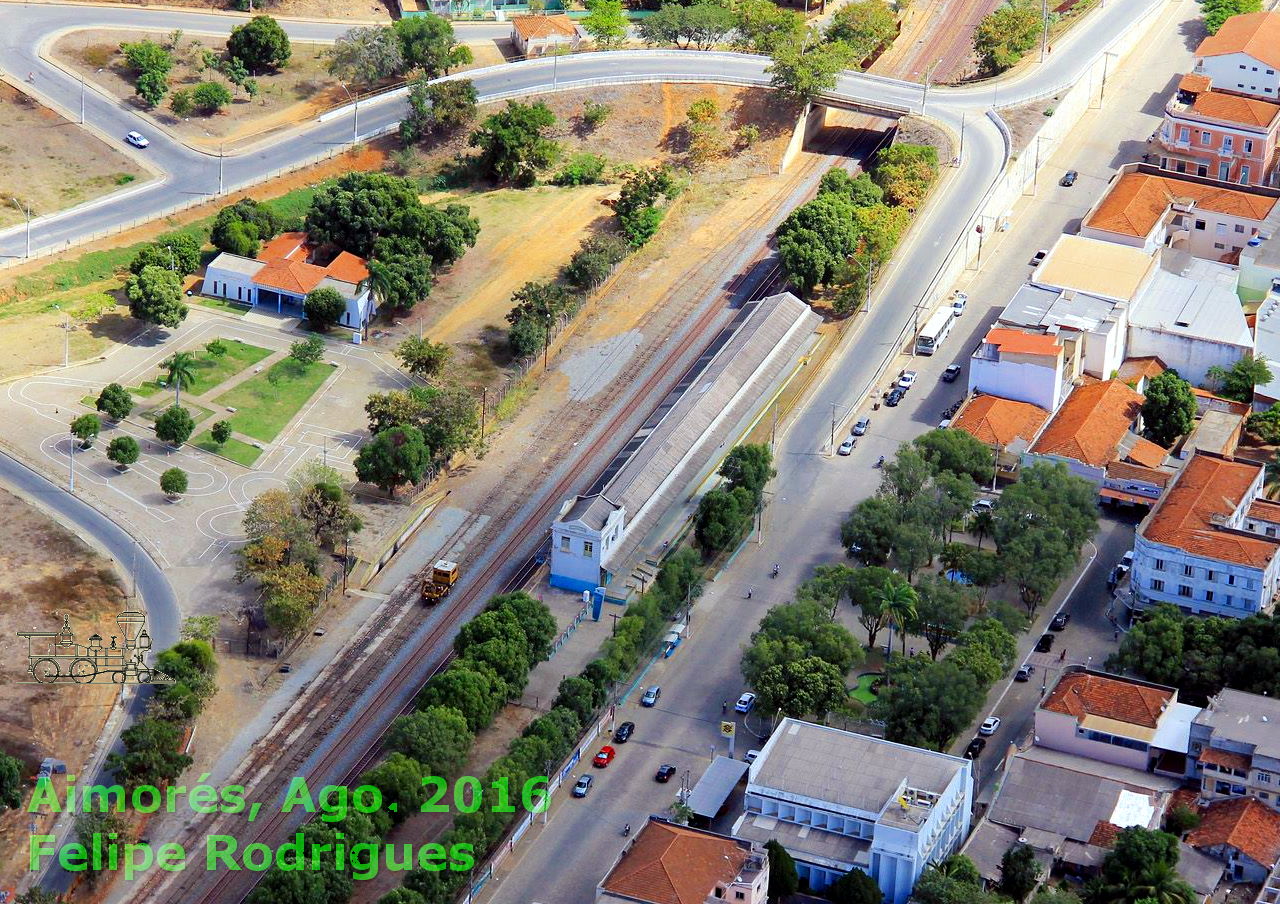 Vista aérea da estação ferroviária de Aimorés, do Trem Vitória - Belo Horizonte