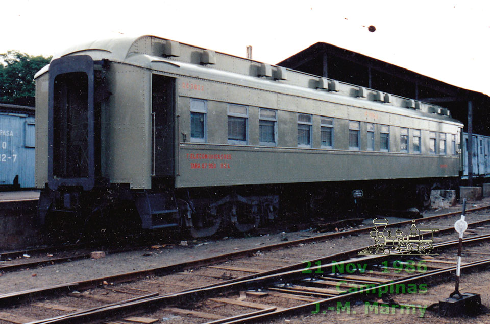 Vagão QC-3622 Telecomunicações Fepasa fotografado em Campinas por J.-M. Marmy, 21 Nov. 1986