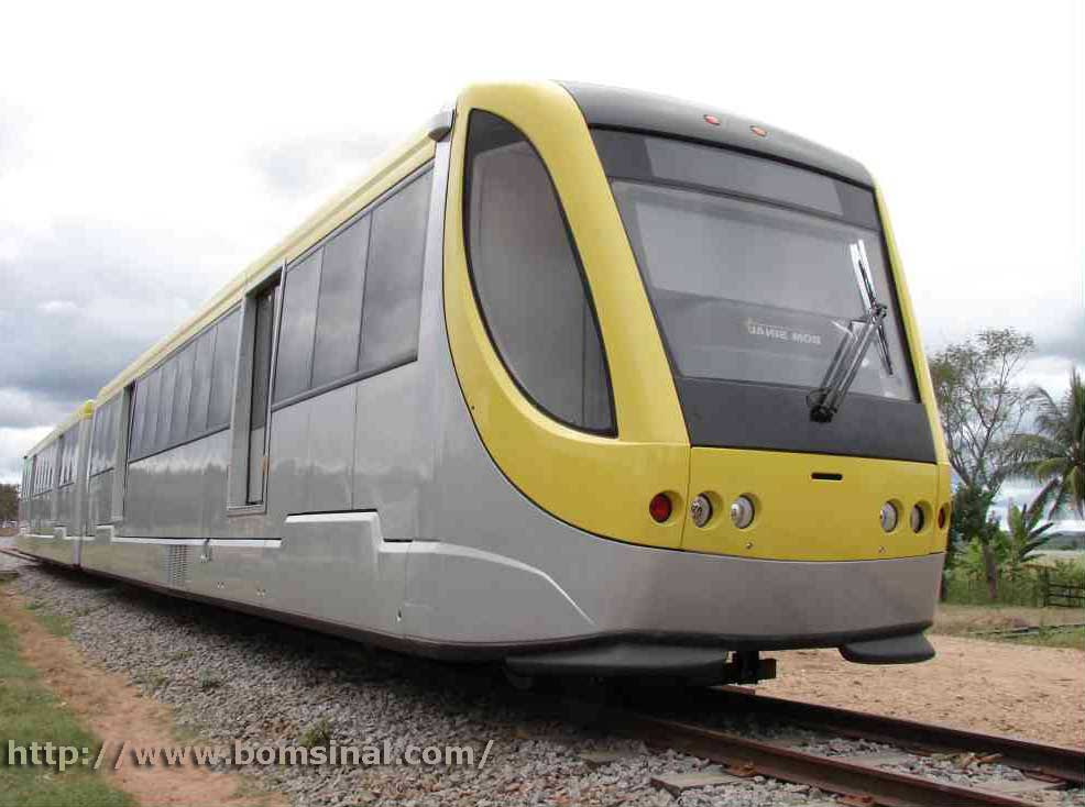 Foto do trem, destacando-se  o aspecto da cabine