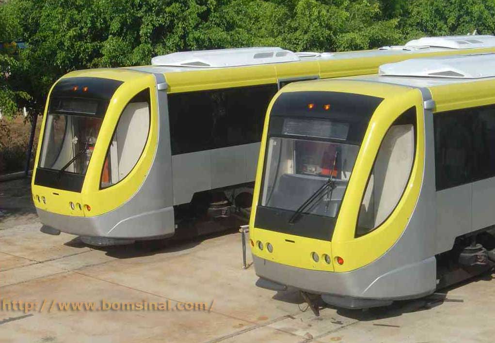 Foto externa da cabine do trem