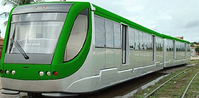 Terceira pintura: trem verde