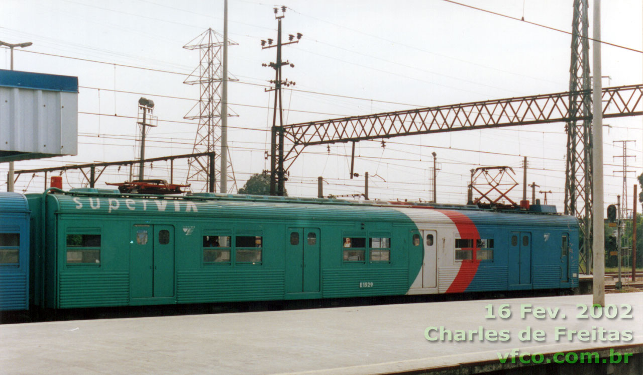 Trem E 529 - ER 529 - ER 1529 - E 1529 na estação D. Pedro II