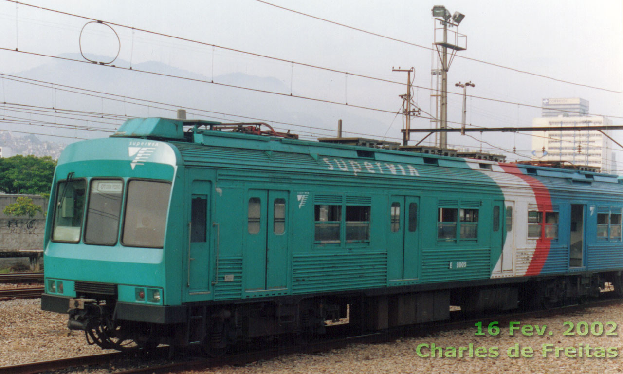 Trem série 8000; carro E 8005 (foto tirada no percurso entre D. Pedro II e Deodoro)