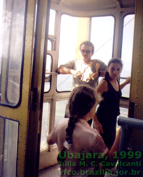 Interior do "bondinho" do Teleférico de Ubajara