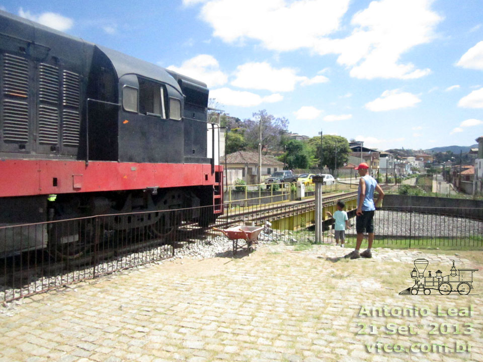 locomotiva G8 nº 4066 FCA na entrada do girador, na estação de Mariana