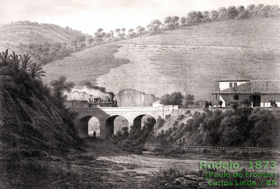 Antiga estação ferroviária de Rodeio e viaduto em curva (para a esquerda) sobre o ribeirão dos Macacos