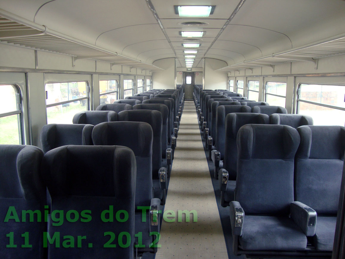 Interior do vagão litorina (automotriz) Budd RDC, às vésperas do teste operacional nos trilhos da ferrovia MRS