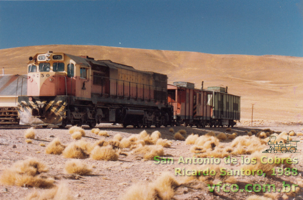 Trem do Ferrocarril Trasandino Norte, próximo a San Antonio de los Cobres