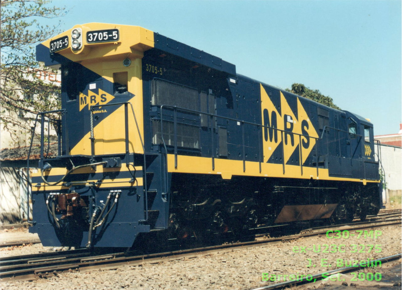 Locomotiva C30-7MP n° 3705-5 da ferrovia MRS