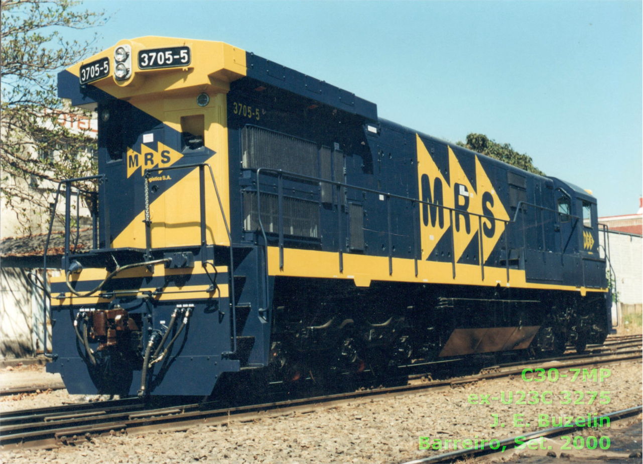 Locomotiva C30-7MP n° 3705-5 da ferrovia MRS
