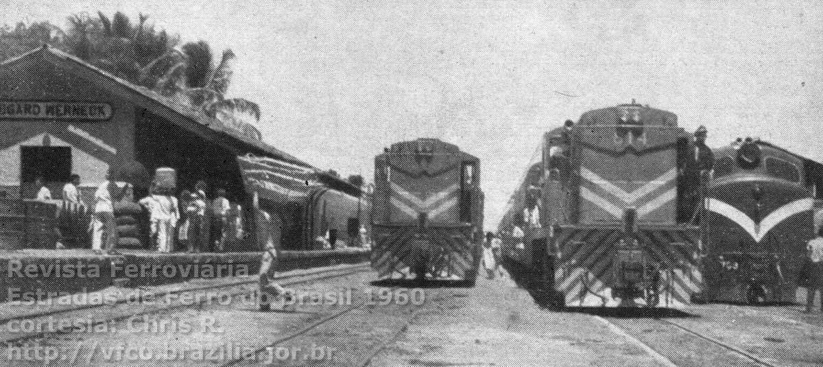 No pátio da estação Edgard Werneck, em Pernambuco, três composições tracionadas por modernas locomotivas diesel-elétricas aguardam o horário de sua movimentação