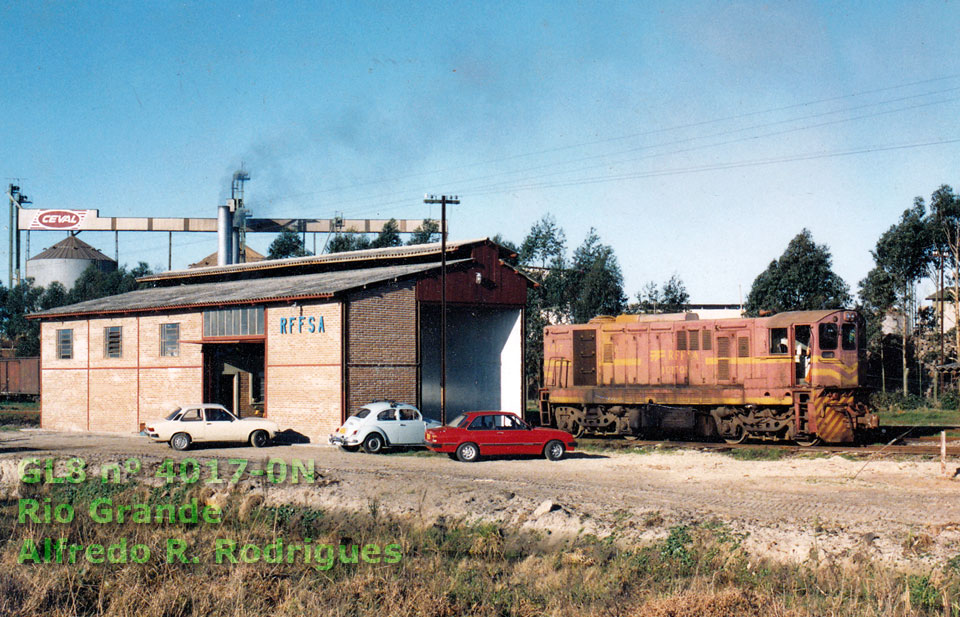 Locomotiva GL-8 n° 4017-0N RFFSA - Rede Ferroviária Federal 