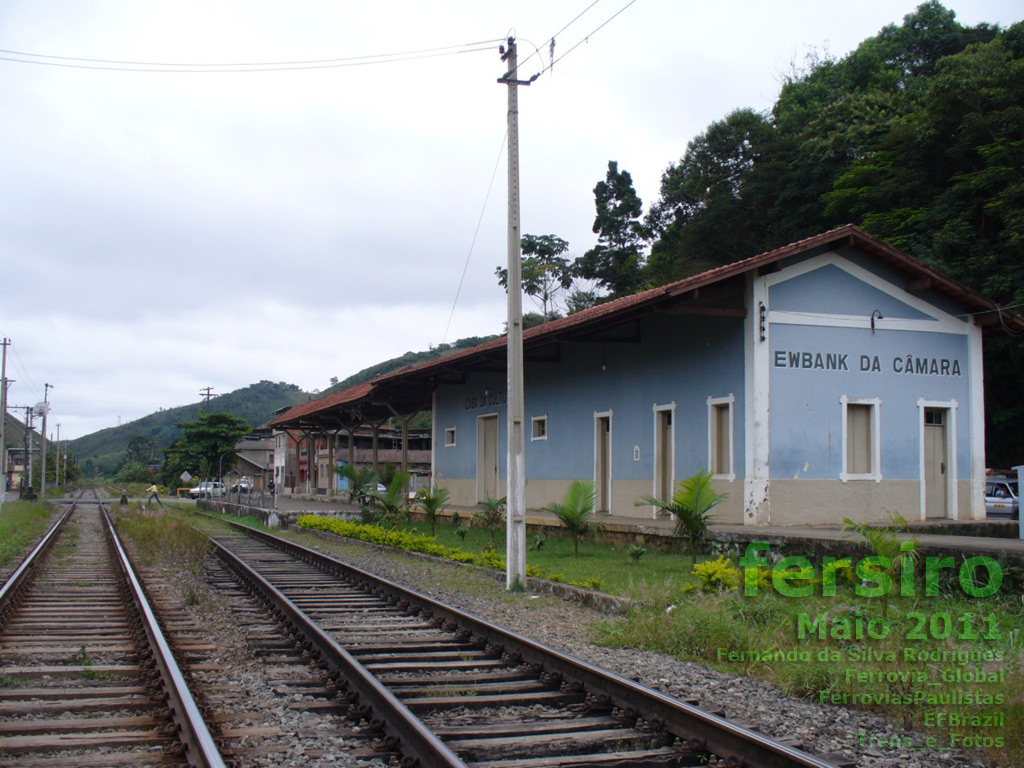 Estação ferroviária Ewbank da Câmara, vista dos trilhos