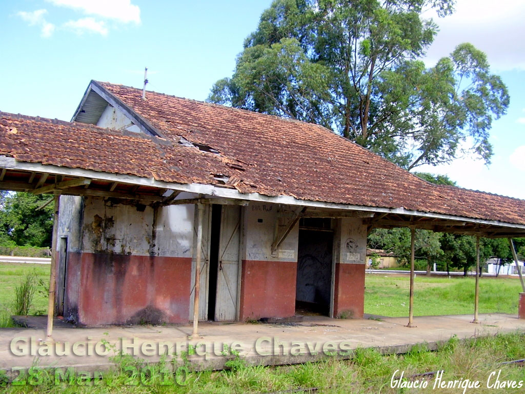 Situação da estação ferroviária de Egerineu Teixeira, da antiga Estrada de Ferro Goiás