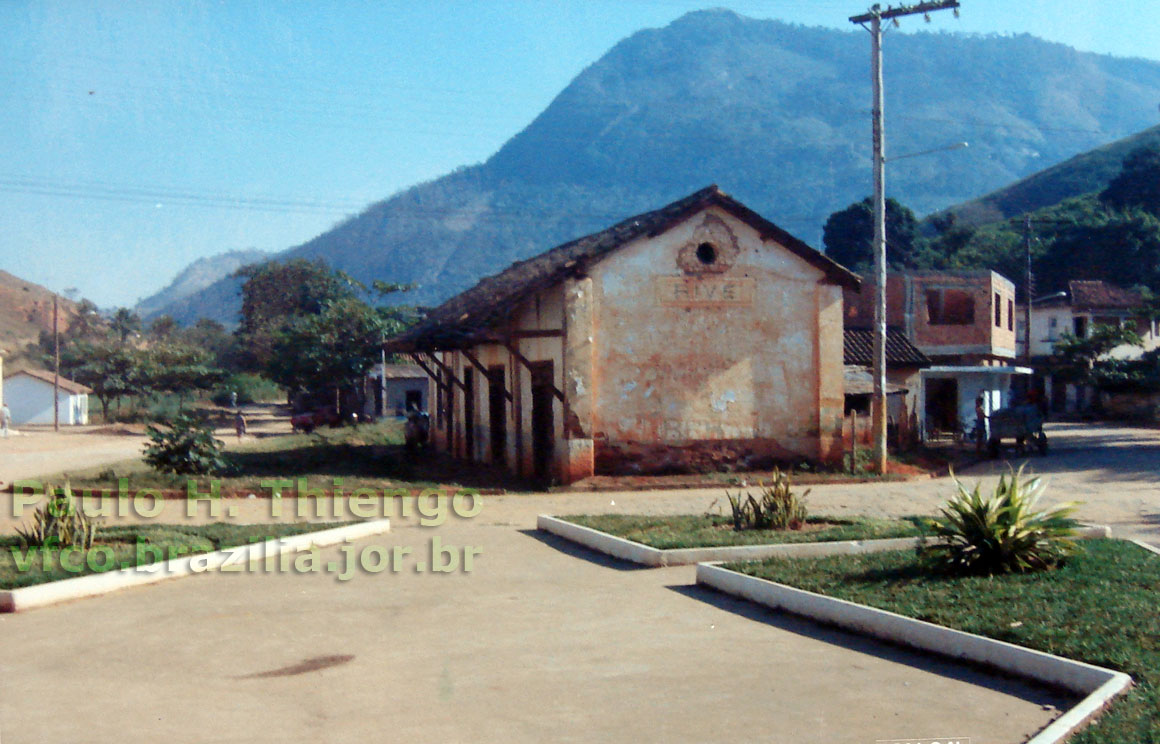 Prédio da antiga estação ferroviária de Reeve (ou Rive), por volta de 1994