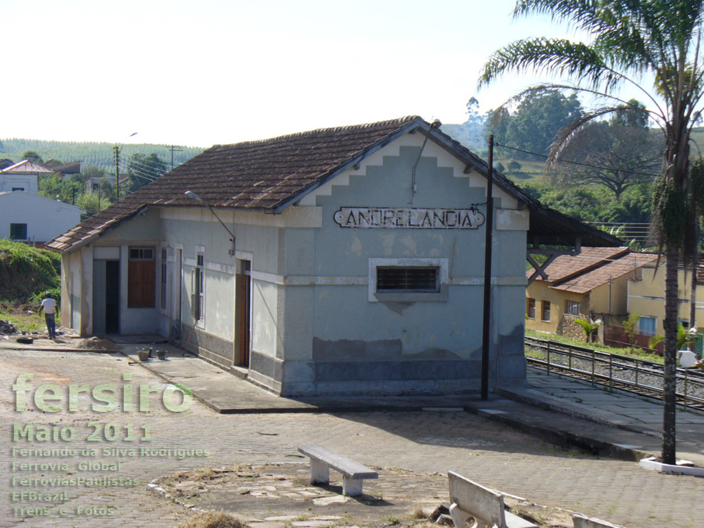 Estação ferroviária de Andrelândia, vista do lado da rua