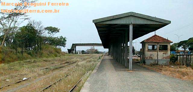 Plataforma da estação ferroviária de Adamantina