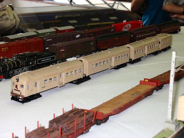 O modelo do trem Cometa em exposição no Concurso da Sociedade Brasileira de Ferreomodelismo - SBF