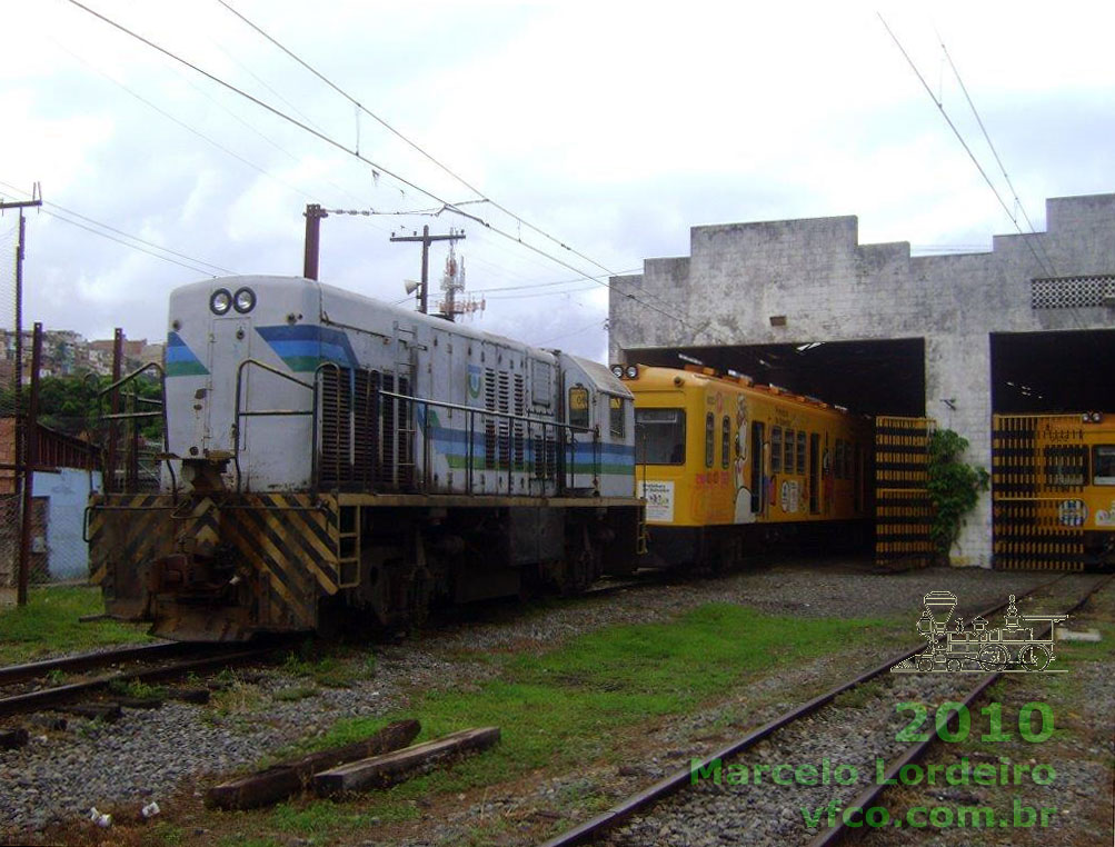 Locomotiva U8B nº 2190 com o trem Toshiba da CTB