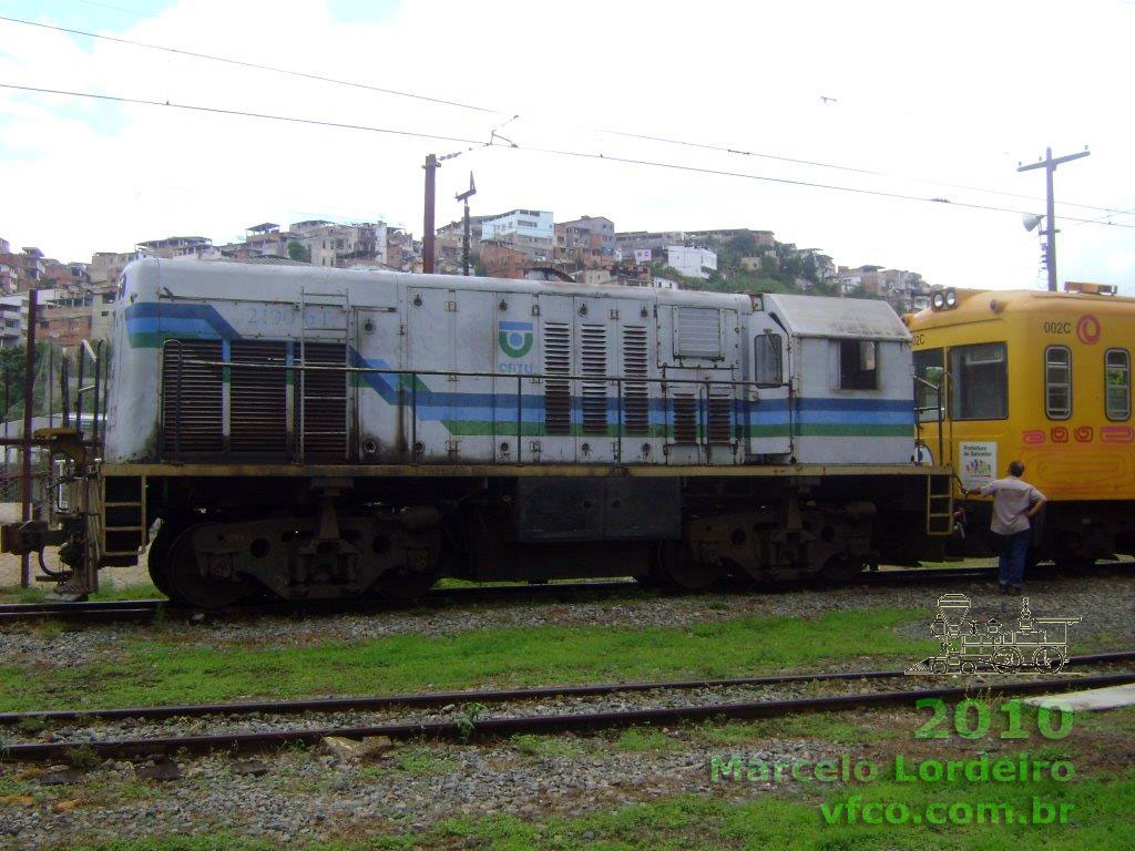 Locomotiva U8B nº 2190 com o trem Toshiba da CTB