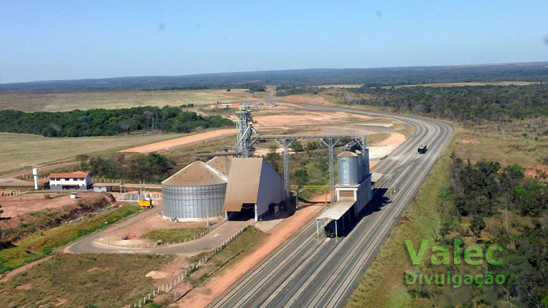 Vista aérea do pátio ferroviário de Colinas