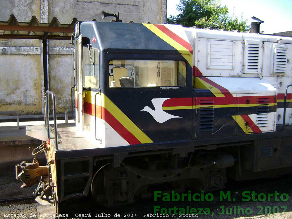 Vista lateral da cabine da locomotiva U10B nº 2230