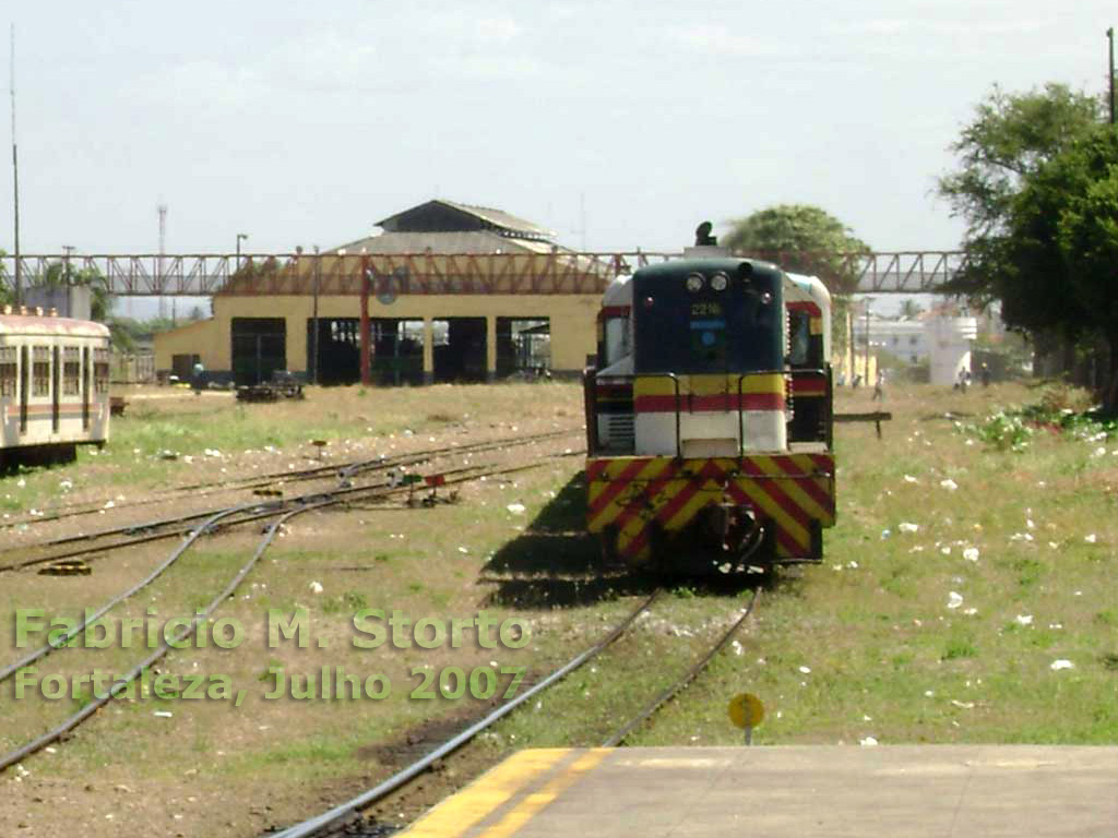 Outro galpão do conjunto das oficinas ferroviárias da antiga RVC - Rede de Viação Cearense na estação Professor João Felipe