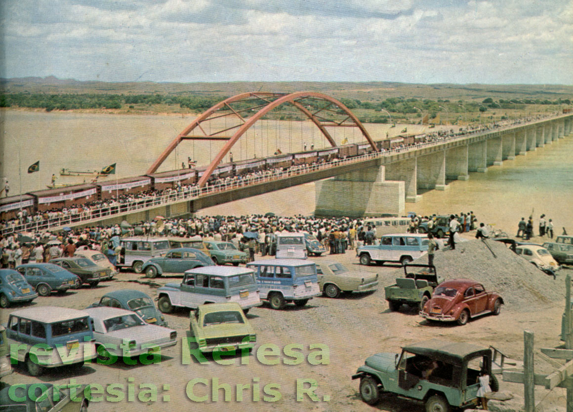 Inauguração da ponte que finalmente ligou os trilhos dos dois lados do São Francisco