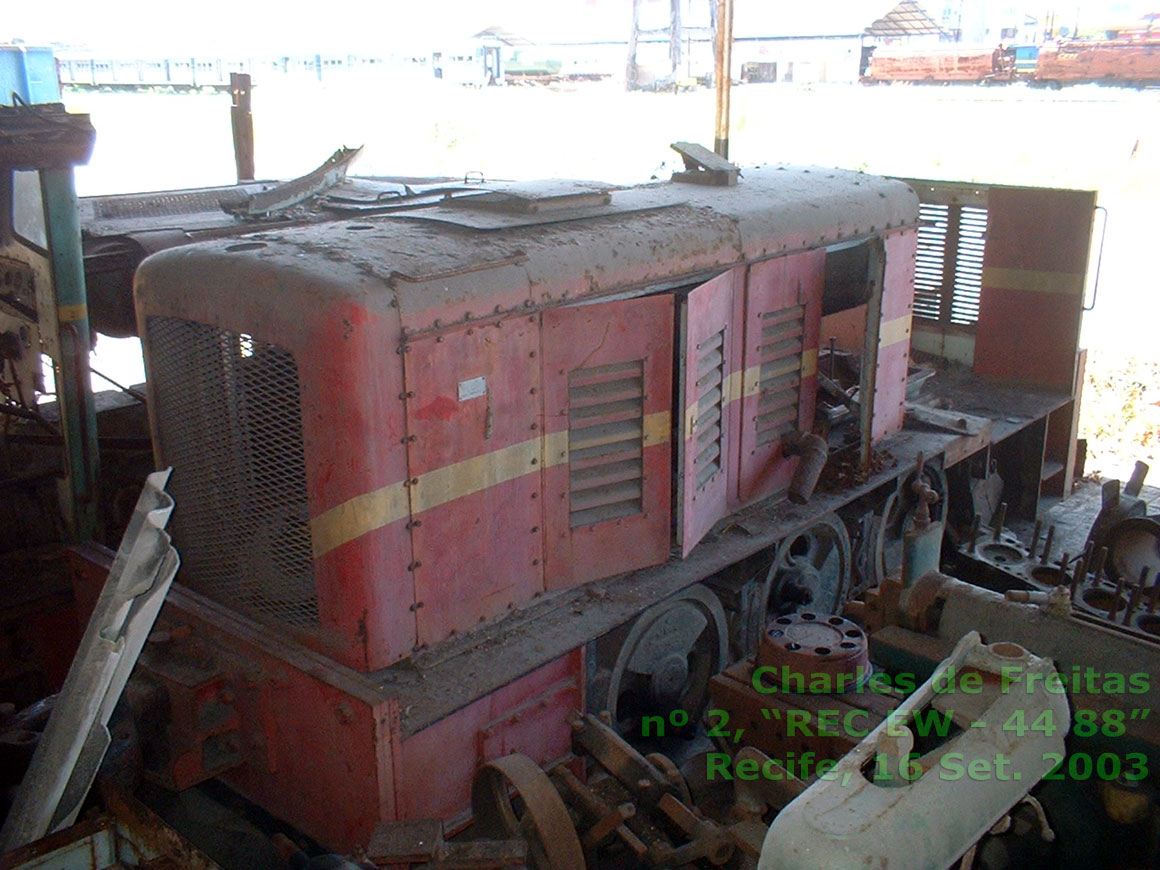 Locomotiva manobreira RFFSA desmontada em Recife, 2003