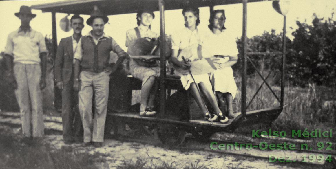 Pequeno "bonde" ou trole de passageiros da ferrovia da antiga Fazenda dos Ingleses