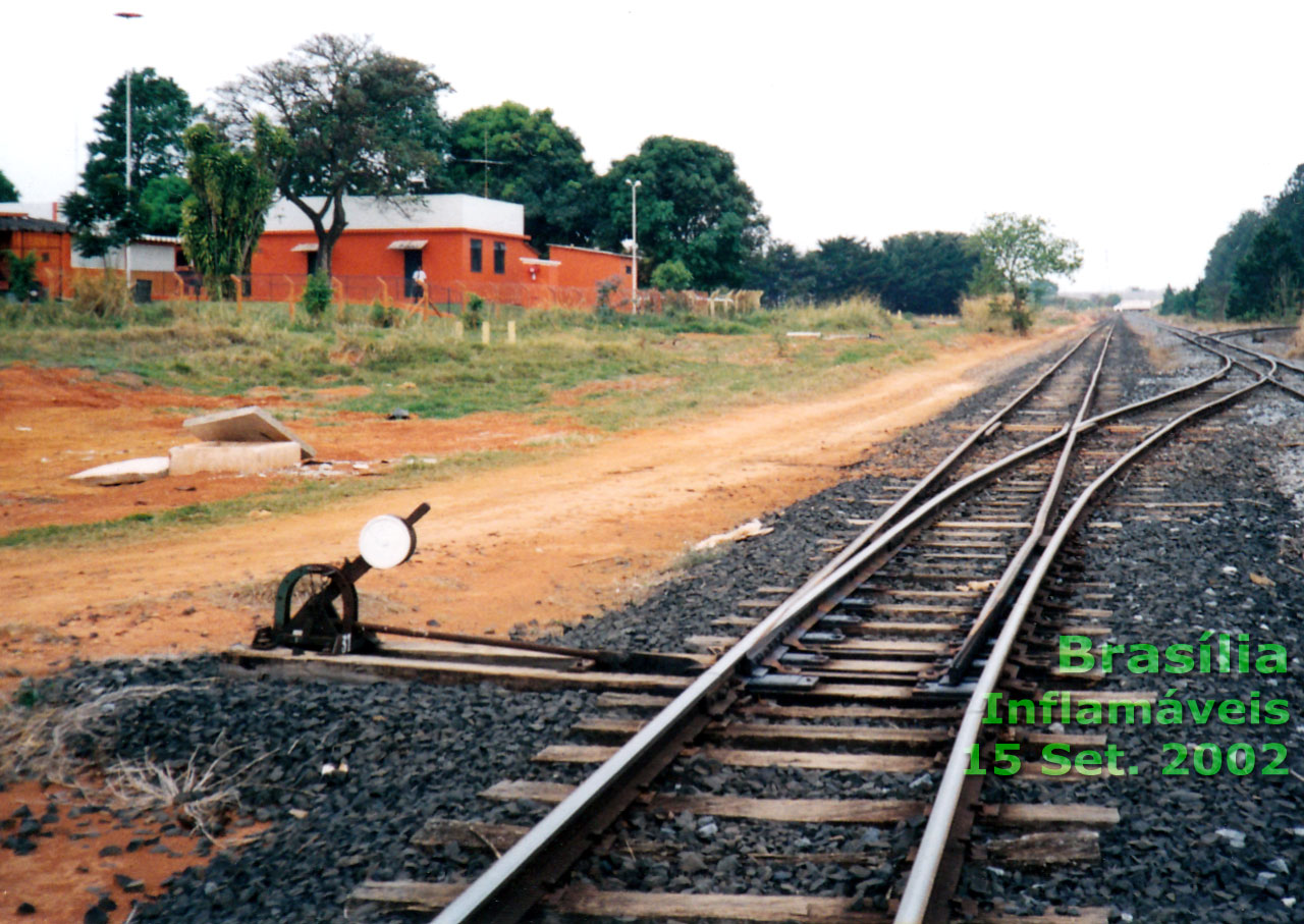 Aparelho de Mudança de via (AMV) no pátio ferroviário do Setor de Inflamáveis (SIN) em Brasília em 2002