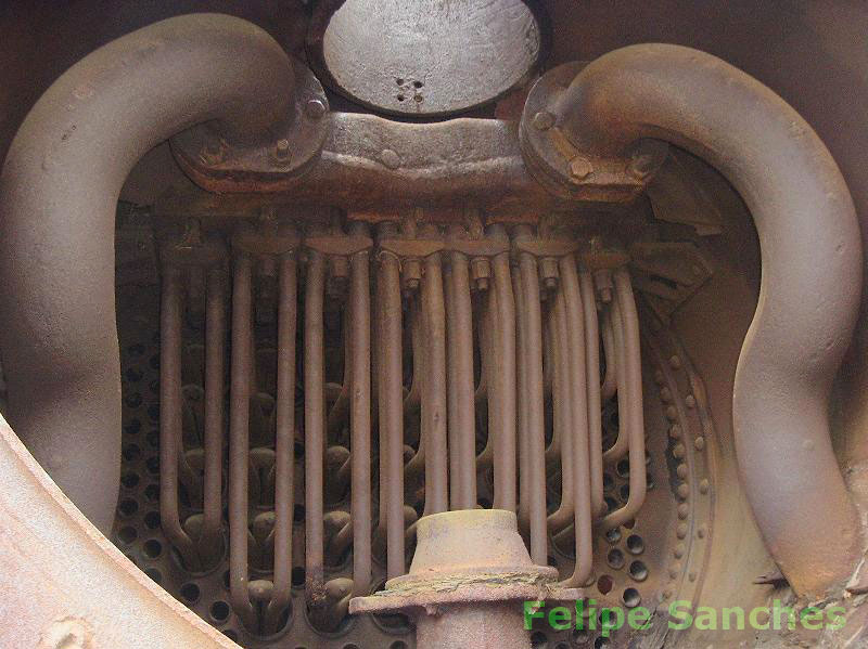 Detalhe da tubulaçção da caldeira da locomotiva Skoda antes da reforma para o trem da Vale