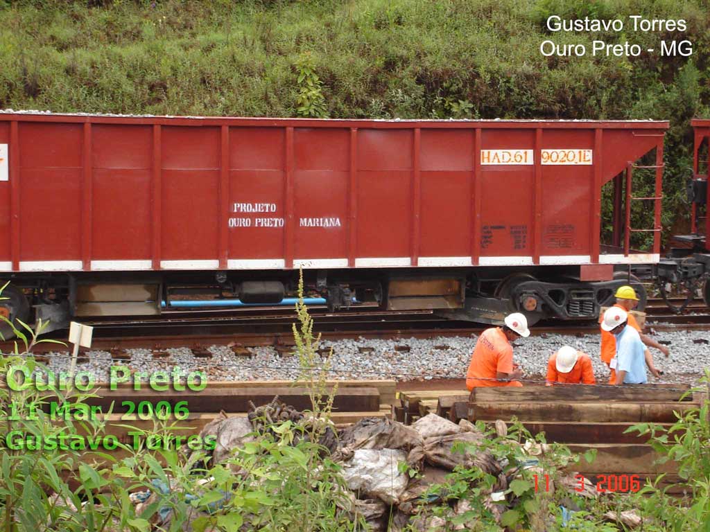 Vagão de lastro utilizado na reconstrução dos trilhos para o trem turístico