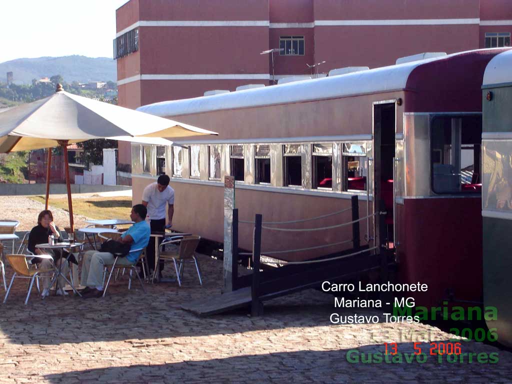 Vagão lanchonete, estático junto à estação ferroviária de Mariana