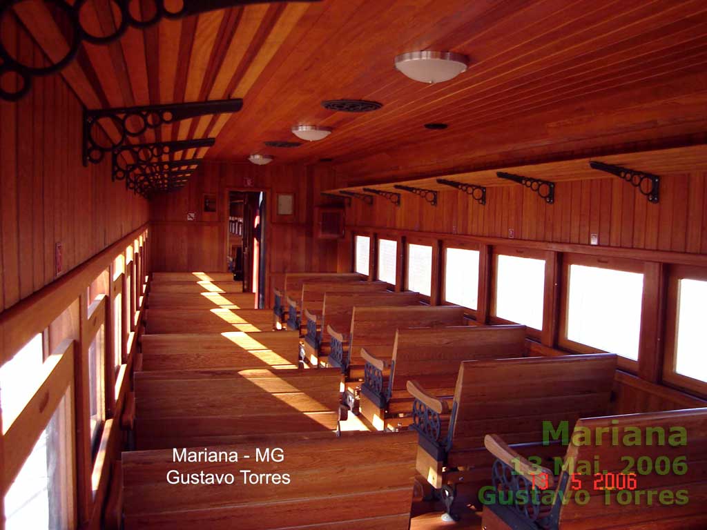 Interior do vagão recém reformado em 2006 para o trem de turismo