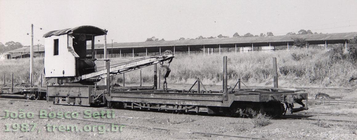 Pequeno guindaste ferroviário a vapor da Fepasa - Ferrovias Paulistas