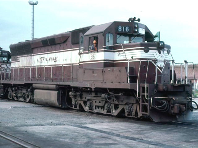 Locomotiva DDM45 da EFVM - Estrada de Ferro Vitória a Minas - fase I - pintura da águia