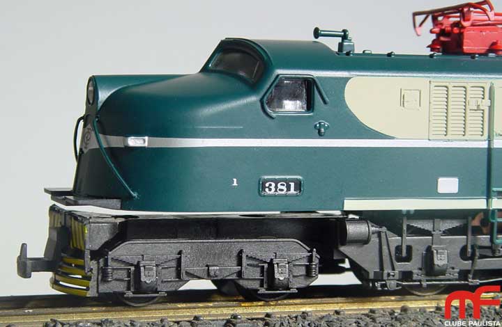 Detalhe da cabine do ferreomodelo da locomotiva V8