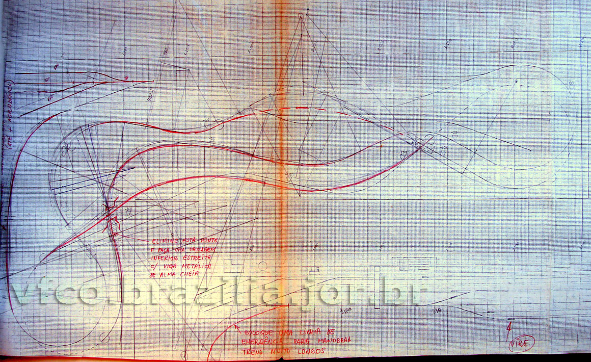 O segundo desenho da Estrada de Ferro Pireneus-Paranã (xerox), para uma maquete usando somente "trilhos" rígidos. Em vermelho, as sugestões da Frateschi, propondo utilizar somente "trilhos" flexíveis