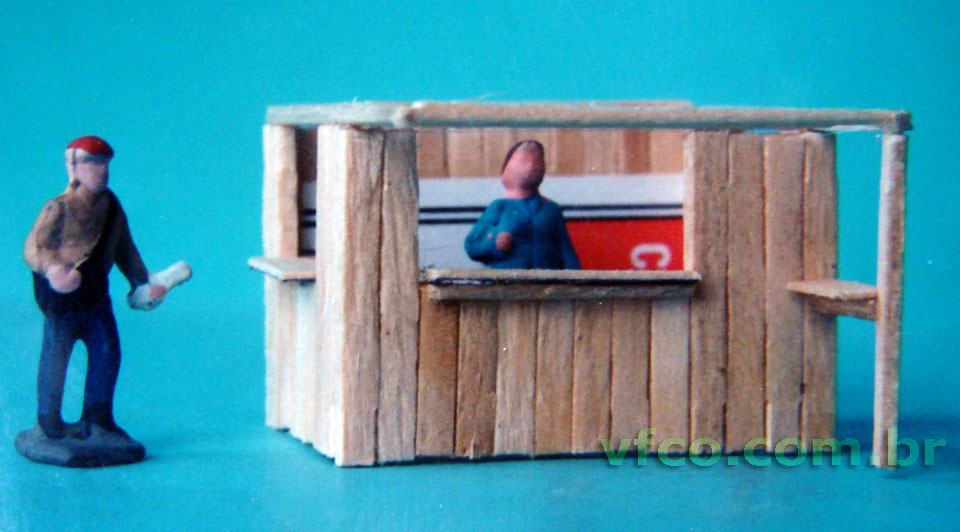 Quiosque em palitos de fósforo para maquete de ferreomodelismo