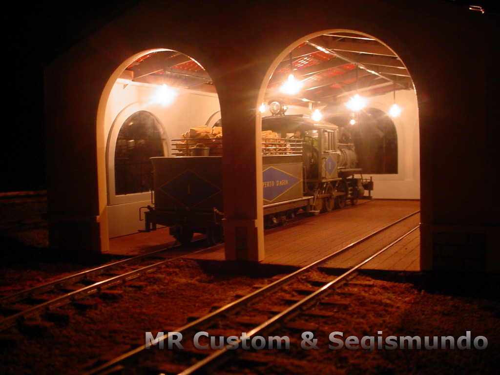 Efeitos da iluminação interna do depósito de locomotivas da bitolinha