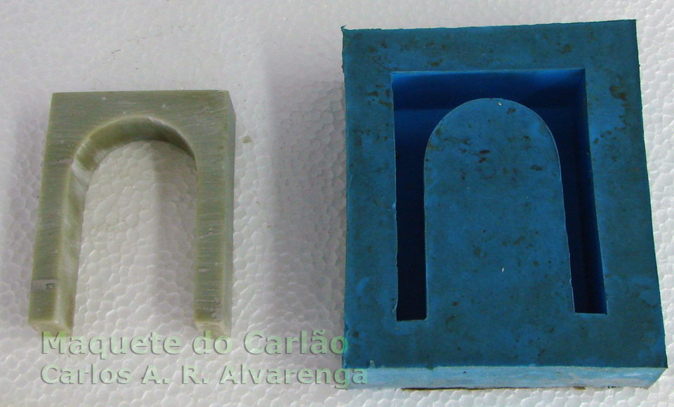 Portal de resina feito a partir do molde em borracha de silicone