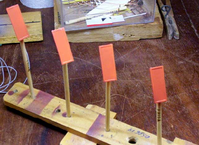 Suporte para pintura das miniaturas de portas com aerógrafo