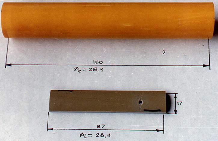 Foto 2 - Corte das peças de plástico