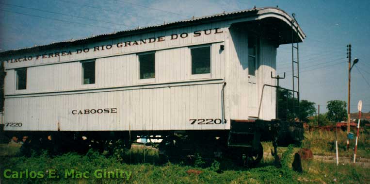 Vista lateral e varanda do Vagão caboose da VFRGS - Viação Férrea do Ro Grande do Sul