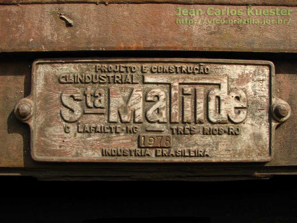 Placa de fábrica do vagão 640512-6L construído pela Santa Matilde em 1978