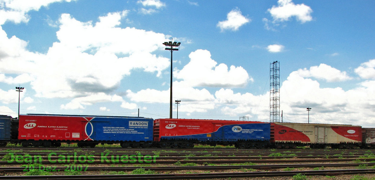 Vagões FFF construídos pela Maxion, pela Randon e pela Santa Fé para a ferrovia ALL