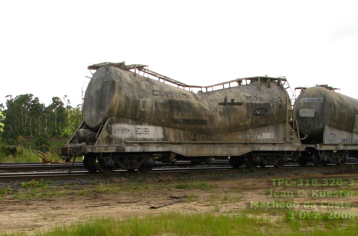 Vagão TPC-318.320-3 da ferrovia ALL em Machado da Costa, 3 Dez. 2008